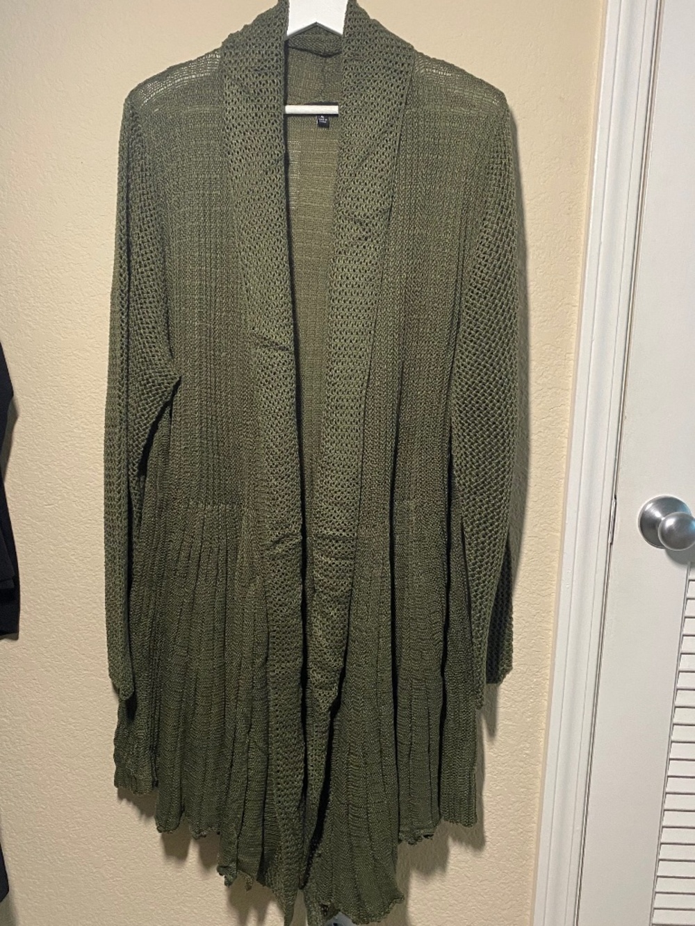 FIT & FLARE DRAPE FRONT CARDIGAN - Olive Green